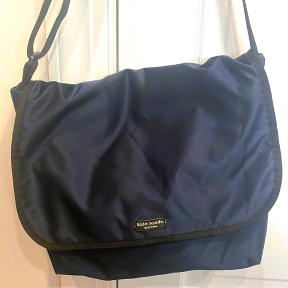 kate spade Handbags - Kate Spade Nylon Vintage Messenger Bag